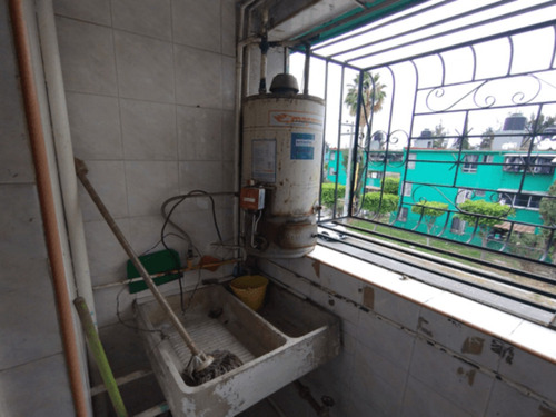 Departamento En Venta En Venustiano Carranza, 1era Sección Cdmx. Br-ru
