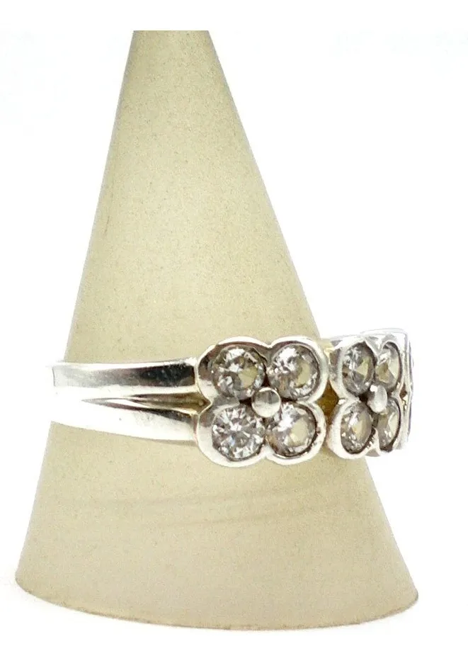 Anillo De Plata 925 Y Zafiros Blancos Tres Rosetas