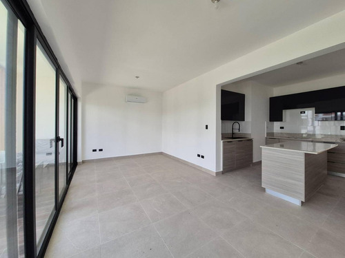 Apartamento Penthouse En Alquiler En Vistaca, Punta Cana, 2h