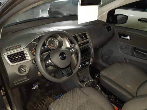Imagen 7 de 7 de Volkswagen Suran 2016 1.6 Confortline 101cv