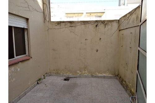 Imagen 3 de 9 de Departamento 3 Amb Con Patio Bajo De Precio!!!!