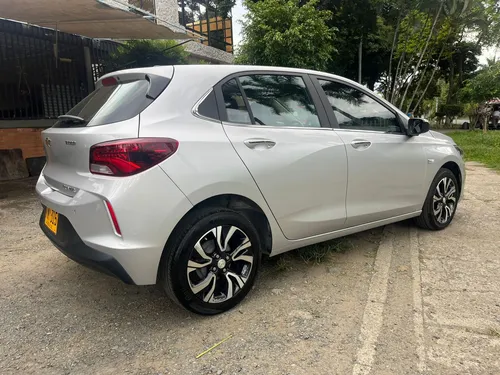 Chevrolet Onix 1.0T Premier Hatch At