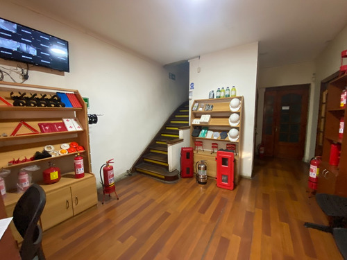 Oportunidad: Oficina Comercial Frente Al Parque O'higgins