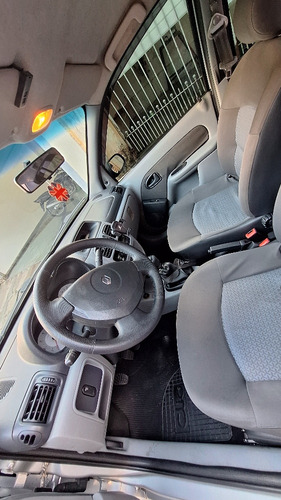 Renault Clio Sedan 1.0 16v Expression Hi-flex 4p