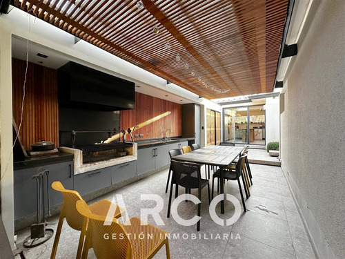 En Venta Casa Completamente Remodelada. Ñuñoa