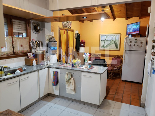 Venta Retasado !!!! Excelente Chalet Sobre Lote De 10 X 40.