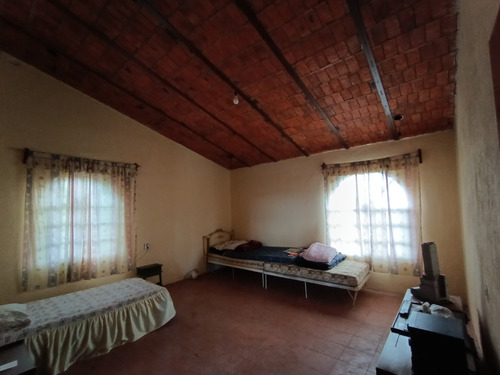 En Venta Terreno De 10,320.51 M2 Con Casa E Instalaciones Al Pie Del Cerro Del Picacho