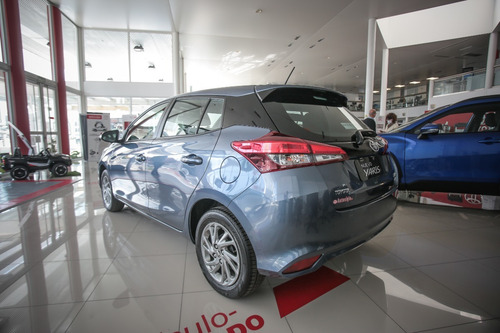 Imagen 2 de 5 de Toyota Yaris 5p Xls Cvt