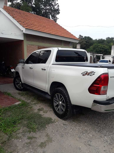 Imagen 11 de 15 de Toyota Hilux 2016 2.8 Cd Srx 177cv 4x4 At
