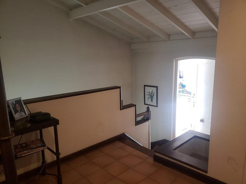 Imagen 9 de 27 de Casa - La Lucila-vias/libert.