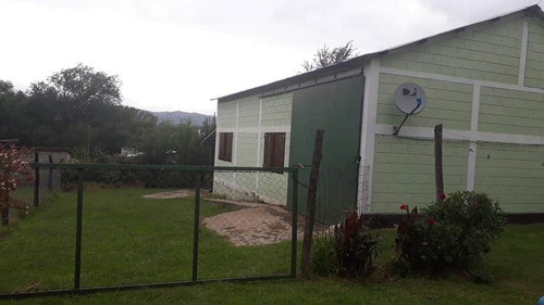 Imagen 2 de 2 de Casa Al Frente Con Depósito Al Fondo En Pleno Centro