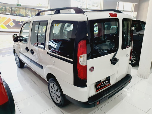 Imagem 4 de 9 de Doblo Essence 1.8 7 Lugares Flex - 2017