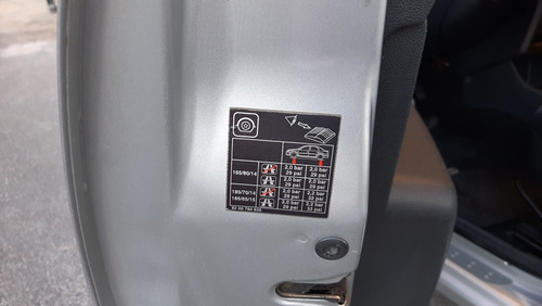 Imagen 8 de 8 de Renault Sandero 1.6 Luxe 2008