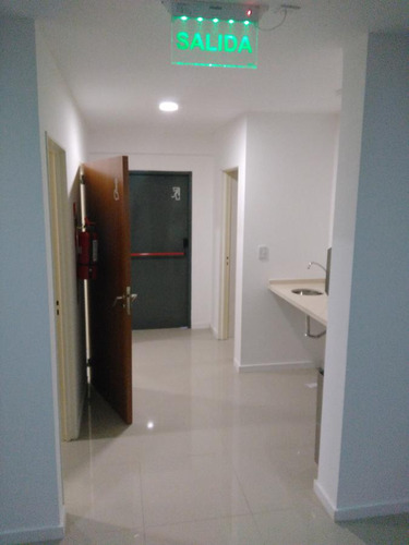 Av Luis Candido Carballo Al 100 - Venta Oficina Con Cochera En Rosario