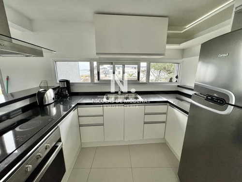 Frente Al Mar Apartamento En Venta De 2 Dormitorios En Mansa Con Parrillero Propio