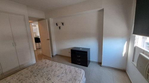 Alquilo Lindo Apartamento Palos Grandes Amoblado 1 Habitacion 1 Baño Aire Acondicionado 1 Puesto Techado Pozo Propio Vigilancia Ratzina