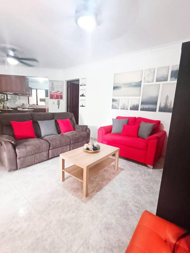 Apartamento En Alquiler En Urbanización Fernández