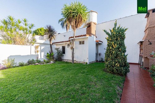 Imagen 24 de 30 de Excelente Casa 4 Amb | Jardín | Parrilla | Cochera