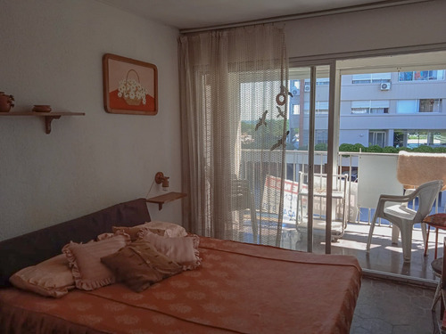 Imagen 4 de 17 de Apartamento En Venta De 1 Dormitorio C/ Cochera En Playa Mansa
