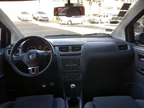 Imagen 10 de 13 de Volkswagen Suran Cros 1.6 Highline Nafta Y Gnc 2014