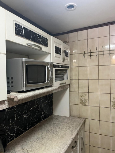 Casa Muy Bonita, Sector Tranquilo, Locomoción A 2 Cuadras.