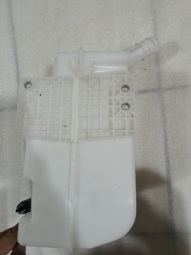 Deposito Limpiabrisas Vw Jetta Mk6 2011-2016 Nuevo Original