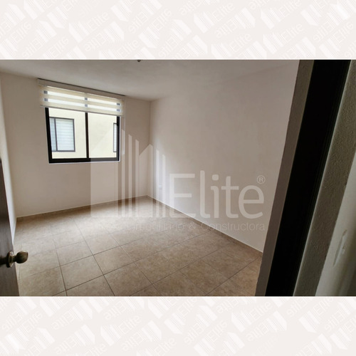 Casa Con Roof Garden En Venta En Misión Montejo Queretaro
