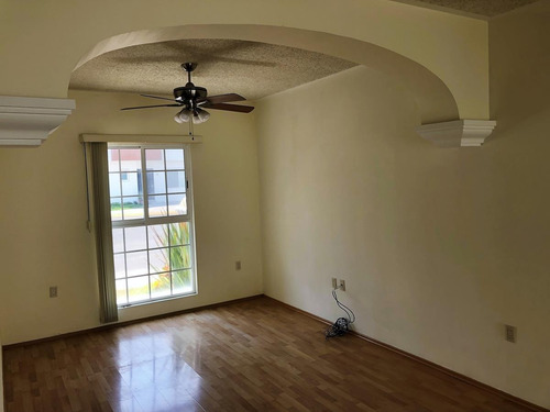 Imagen 4 de 17 de Casa En Renta En Querétaro Condominio Claustros De Santiago