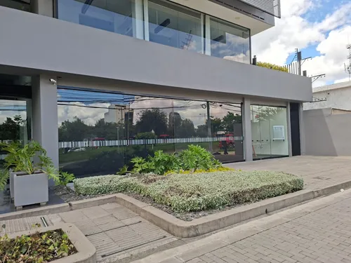 Oficina En Arriendo En Chiconavarra. Cod A1614526