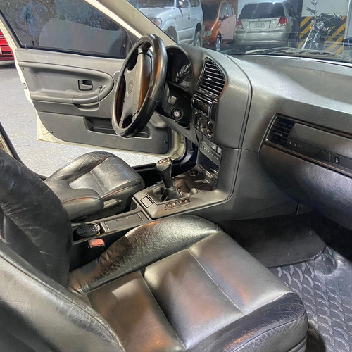 Imagen 11 de 16 de Bmw 325