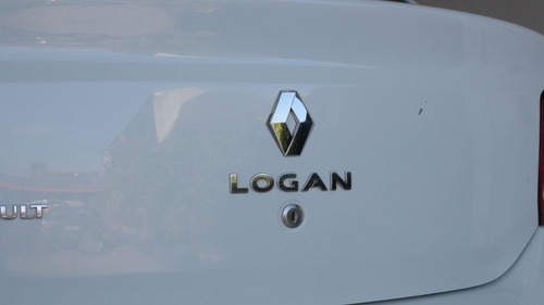 Renault Logan Auth 10