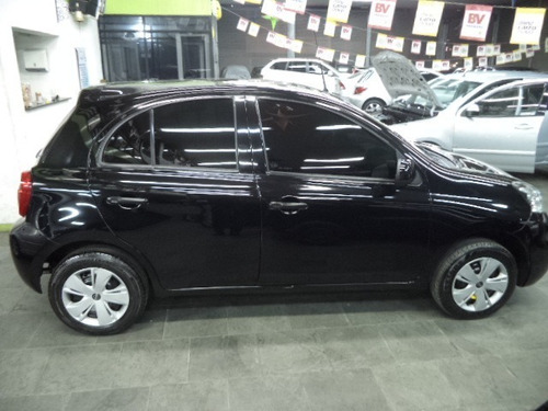 Imagem 4 de 14 de Nissan March S 1.0 16v Flex Completo 2017 Preto