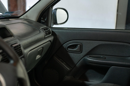 Renault Clio 1.2 Mio Confort Plus Abs Abcp