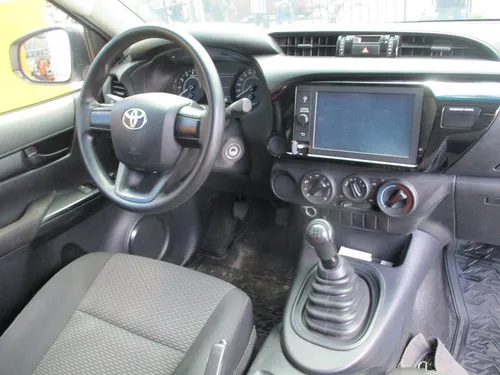 Toyota Hilux 4x2 2700cc Mt Aa - Estacas