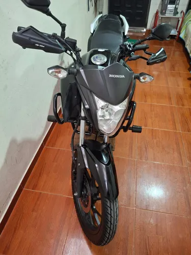 Cb 125 F Negra Con Rojo 2024, Defensas, Hand Savers Y Baúl