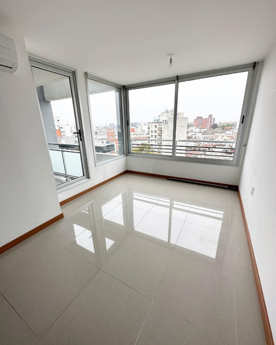 Venta Con Renta!! 1 Dormitorio, Garaje, Tres Cruces!!! 