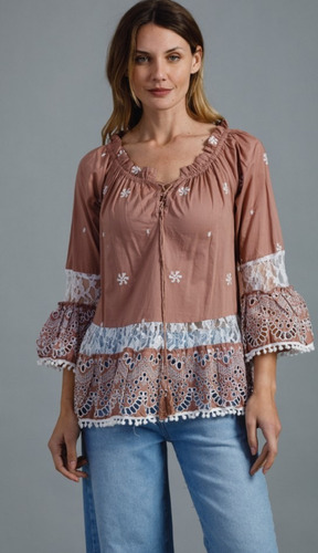 Imagen 3 de 6 de Blusa Importada Bordada Boho Con Broderie Y Encaje