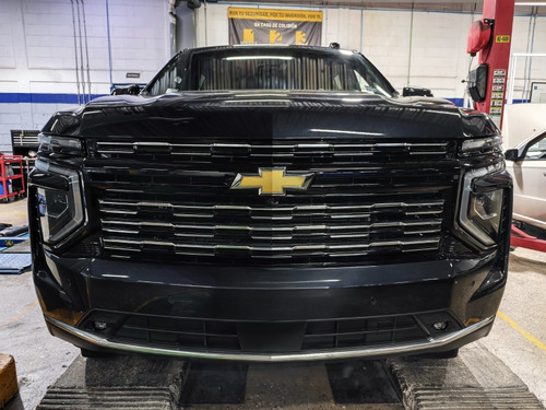 Chevrolet Suburban HIGH COUNTRY