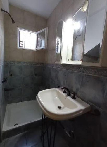 Casa Venta 3 Dormitorios 2 Baños 2 Cocheras 1 Patio Y Parrilla 300 Mts 2 Totales - City Bell
