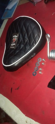 Asiento Dinamo Chopper 250 Cc Bobber Rombos V/bco (Usado)