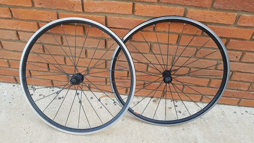 Ruedas Bontrager 700x21 Tubbeless Ready Rayos Rectos Impeca