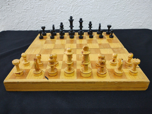Ajedrez De Madera Completo Tablero Plegable De 35cm Usado (Usado)