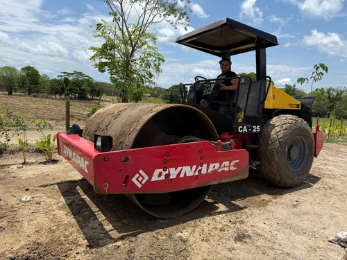 Vibrocompactadora Dynapac 2011 12t