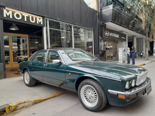Jaguar Daimler Double Six