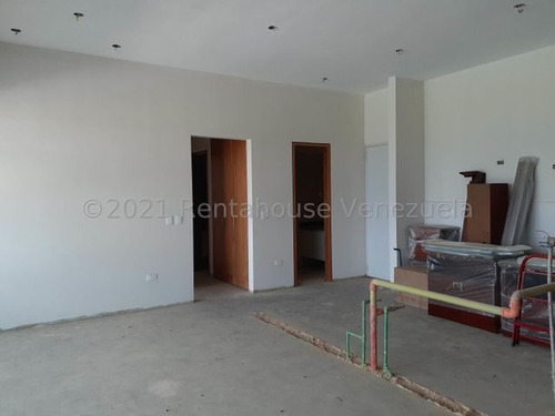 Imagen 4 de 13 de Apartamento En Venta En Charallavito Mirador De Los Campitos I 21-10356 Carolina Fermoso 0424-2083128