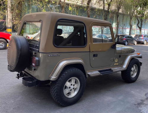 Imagen 10 de 15 de Jeep Wrangler Sahara
