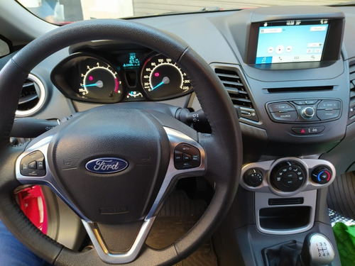 Ford Fiesta Kinetic Desing 1.6 Se 2018 (co)