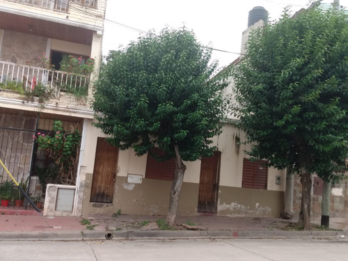 Casa En Interesante Zona Cercana Al Centro