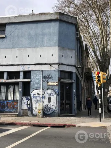 comprar Vendo Local Comercial De Dos Plantas Sobre Una Esquina, Cochera Para 3 Autos, Se Vende Con Renta, Aguada