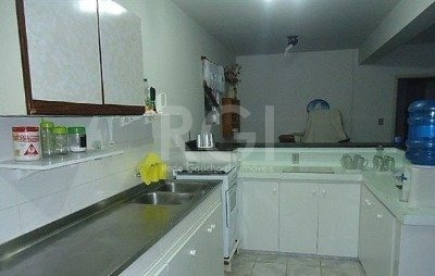 Casa Em Centro Com 3 Dormitórios - Vi4109